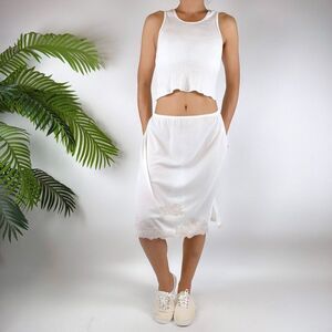 Vintage 90s White Coquette Cottagecore Low Rise Lace Midi Slip Skirt / Size: S